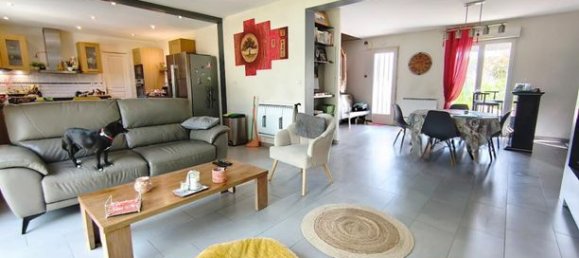 4 Schlafzimmer Haus in Esternay, France, Nr. 311868 2