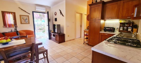 4-salle Appartement à Olbia, Italy No. 238257 5