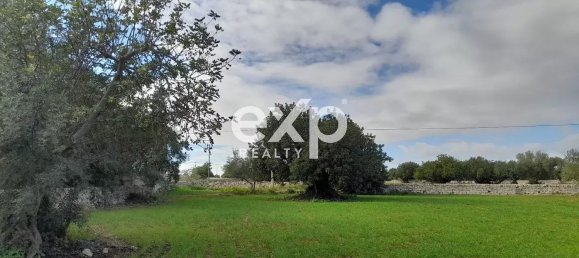 Дом с 5 комнатами в Розолини, Италия № 82570 7