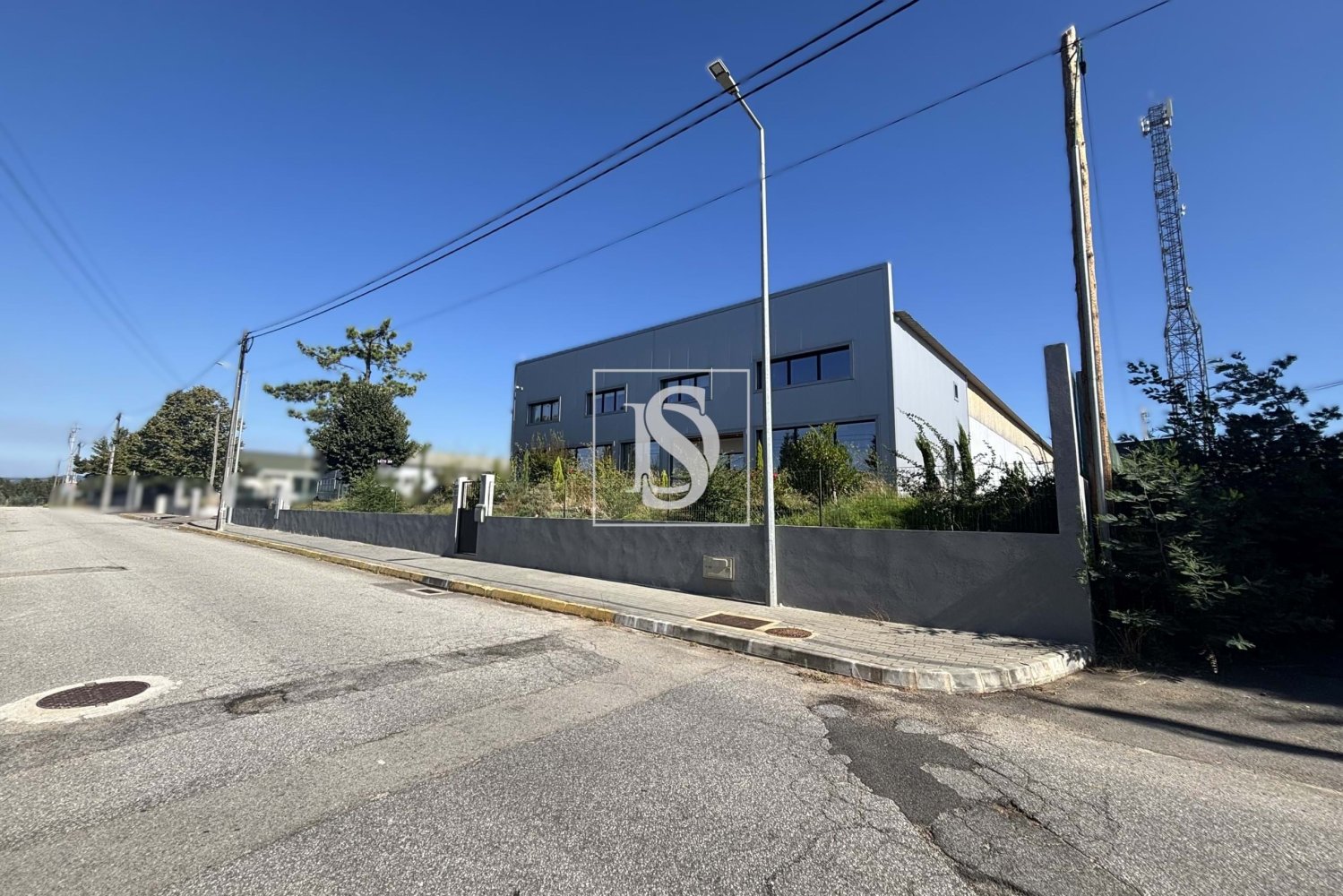 Коммерческая недвижимость 1710м² в Тондела, Португалия № 228345