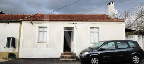 2 bedrooms House in Coimbra, Portugal No. 64695 2