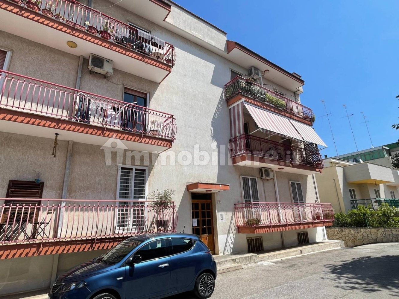 Квартира с 2 спальнями в Капурсо, Италия № 335655