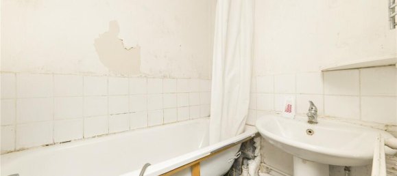  Apartment in London, United Kingdom No. 7334 6