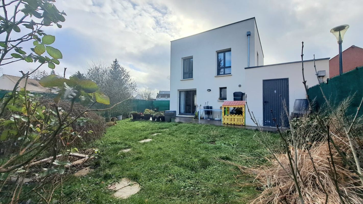 4 bedrooms House in Asnieres-sur-Oise, France No. 147093