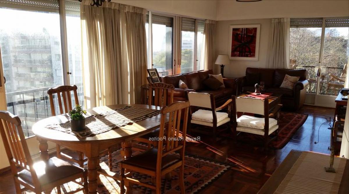 3 bedrooms Apartment in Montevideo, Uruguay No. 10585