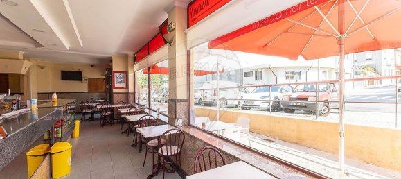 91m² Commercial property in Vila Nova de Gaia, Portugal No. 268784 12