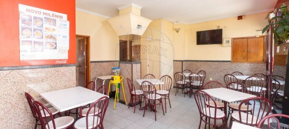 91m² Commercial property in Vila Nova de Gaia, Portugal No. 268784 8