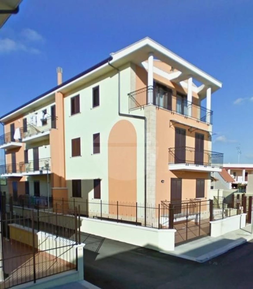 Apartamento de 3 dormitorios en Bitonto, Italy No. 325460