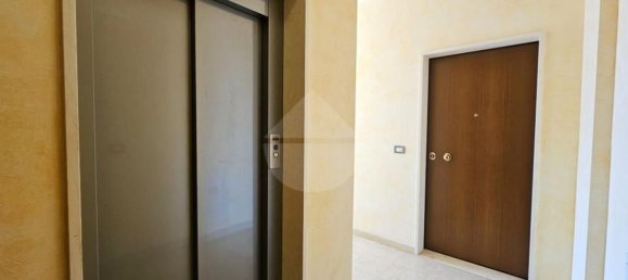Apartamento de 3 dormitorios en Bitonto, Italy No. 325460 3