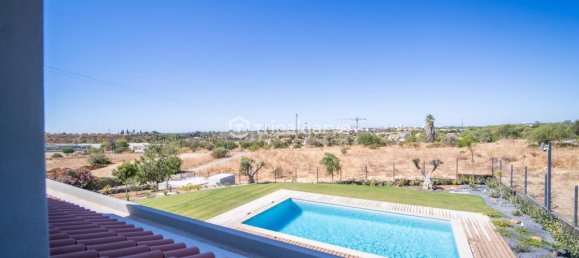 5 bedrooms Villa in Quarteira, Portugal No. 33041 16