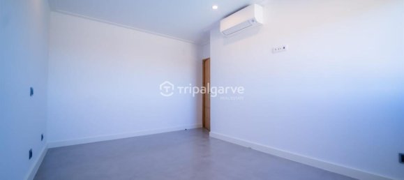 5 bedrooms Villa in Quarteira, Portugal No. 33041 24