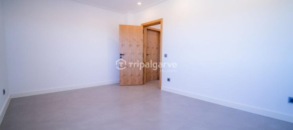 5 bedrooms Villa in Quarteira, Portugal No. 33041 19