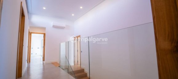 5 bedrooms Villa in Quarteira, Portugal No. 33041 7