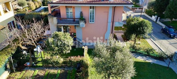 2 غرف نوم فيلا في Sirmione, Italy رقم 192611 17