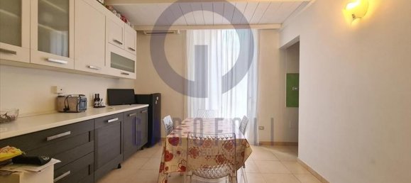 Apartamento de 2 dormitorios en Bisceglie, Italy No. 330063 2