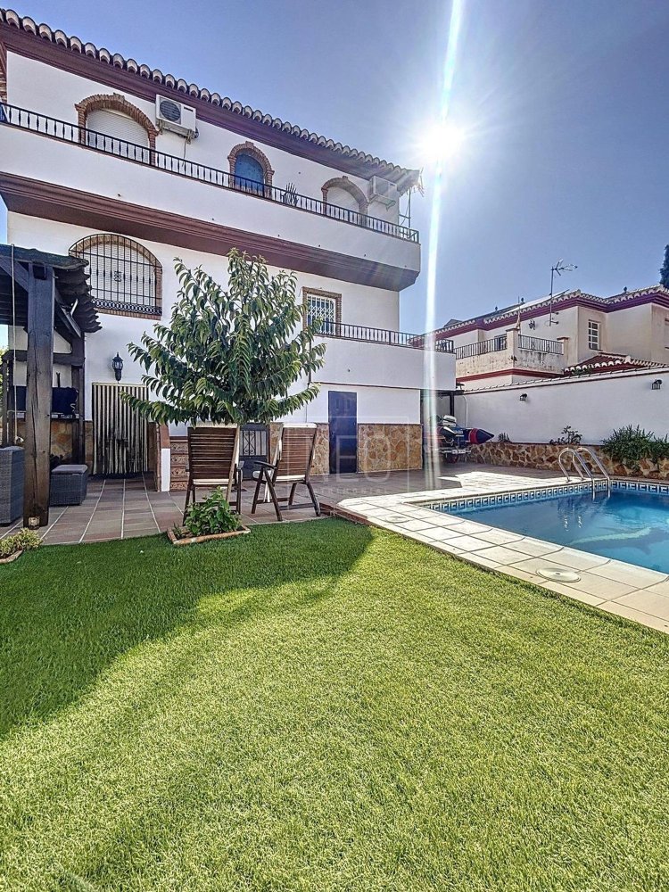 Casa de 3 dormitorios en Cúllar Vega, Spain No. 150784