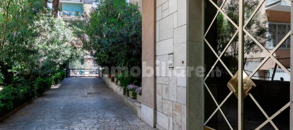 2 bedrooms Apartment in Rome, Italy No. 375622 24