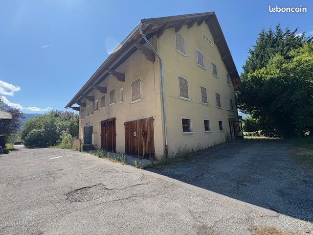 Grundstück in Cluses, France 3432m², Nr. 337908