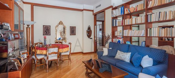 3 bedrooms Apartment in Milan, Italy No. 362696 4