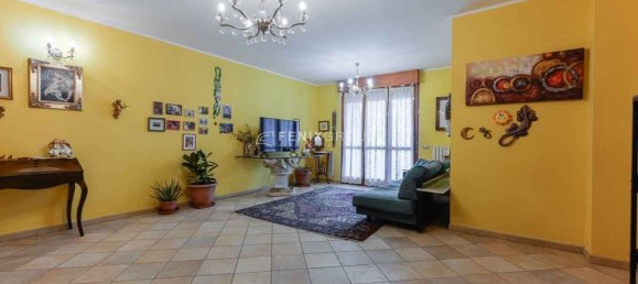 4-salle Appartement à Pieve Emanuele, Italy No. 163529 3