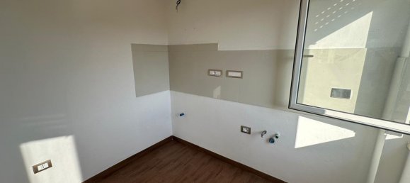 4 rooms Apartment in Sarzana, Italy No. 98536 28