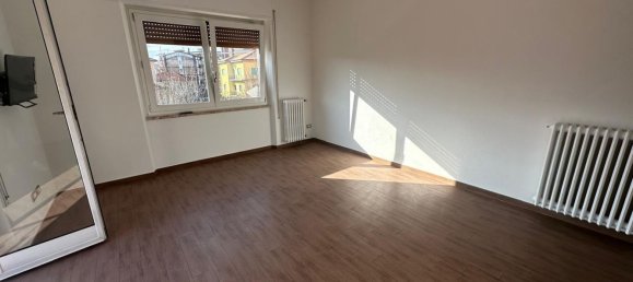 4 rooms Apartment in Sarzana, Italy No. 98536 25