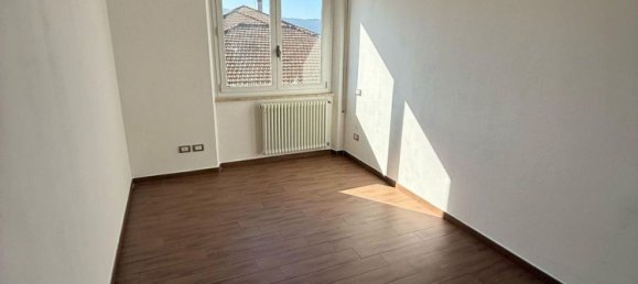 4 rooms Apartment in Sarzana, Italy No. 98536 16