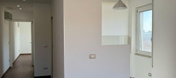 4 rooms Apartment in Sarzana, Italy No. 98536 2