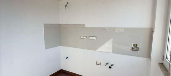 4 rooms Apartment in Sarzana, Italy No. 98536 21