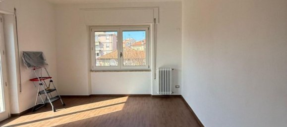 4 rooms Apartment in Sarzana, Italy No. 98536 20