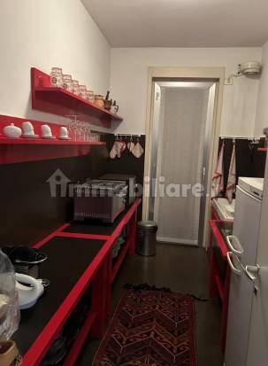 Apartamento de 6 dormitorios en Erba, Italy No. 3930