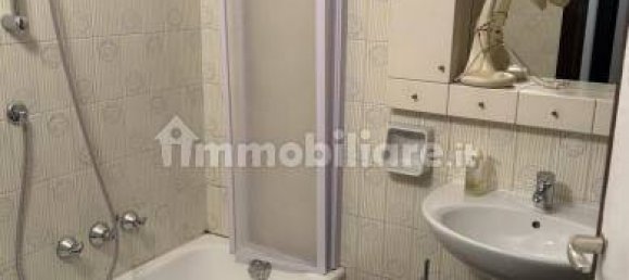Apartamento de 6 dormitorios en Erba, Italy No. 3930 16
