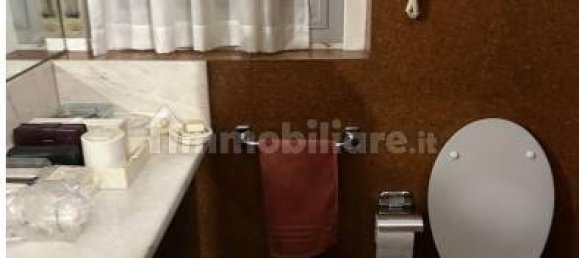 Apartamento de 6 dormitorios en Erba, Italy No. 3930 11