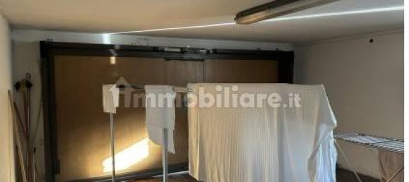 Apartamento de 6 dormitorios en Erba, Italy No. 3930 21