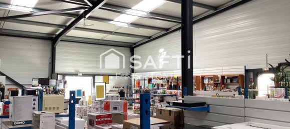 298m² Commercial property in Saint-Seurin-sur-l'Isle, France No. 101512 8