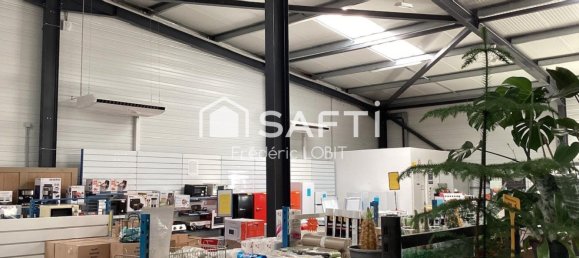 298m² Commercial property in Saint-Seurin-sur-l'Isle, France No. 101512 6