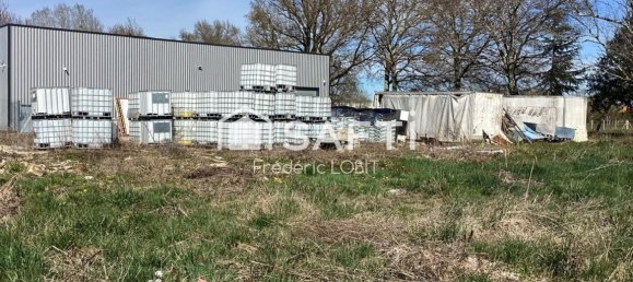 298m² Commercial property in Saint-Seurin-sur-l'Isle, France No. 101512 5