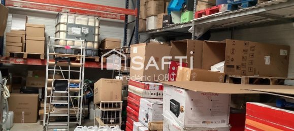 298m² Commercial property in Saint-Seurin-sur-l'Isle, France No. 101512 9