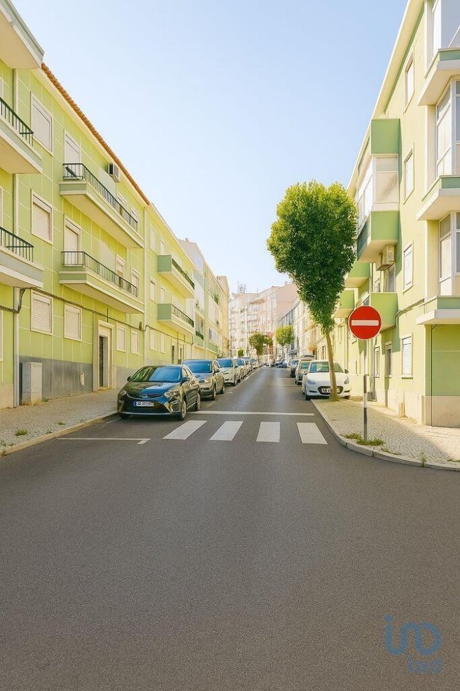 3 bedrooms Apartment in Almada, Portugal No. 275141