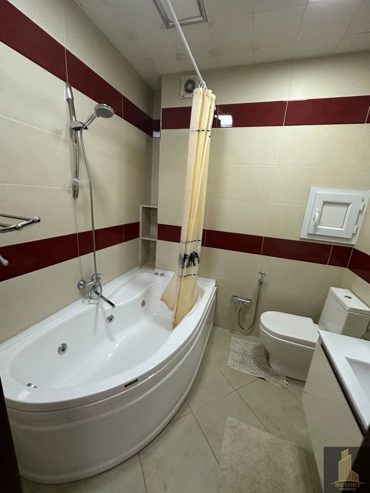 3 Schlafzimmer Wohnung in Nasimi, Azerbaijan, Nr. 1807