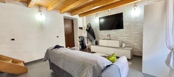 3-Zimmer Wohnung in Naples, Italy, Nr. 136576 8