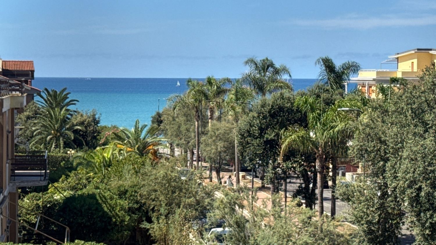 Квартира с 4 спальнями в Анцио, Италия № 377796