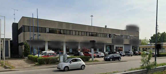 1380m² Building in Corsico, Italy No. 113999 3