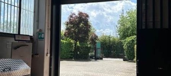 1380m² Building in Corsico, Italy No. 113999 13