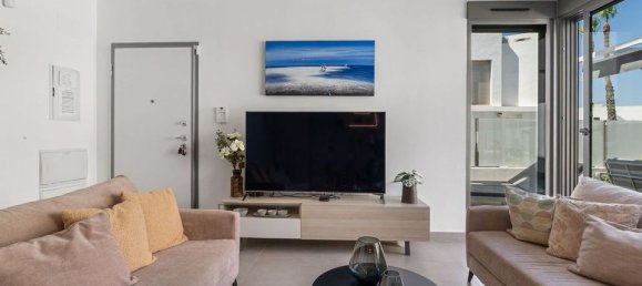 Villa de 4 dormitorios en Alicante, Spain No. 190449 2