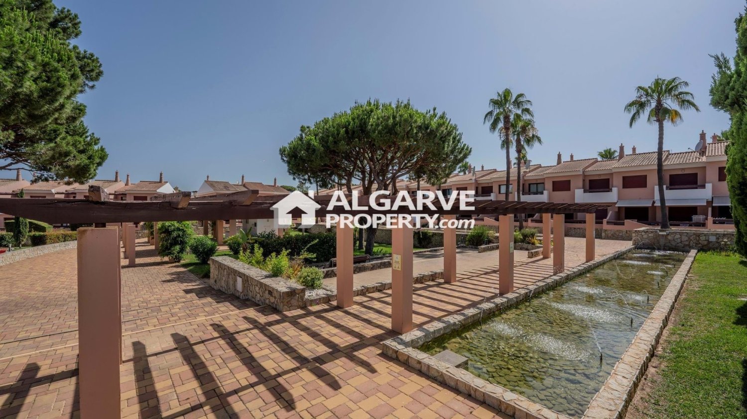 4 غرف نوم تاون هاوس في Quarteira, Portugal رقم 233608