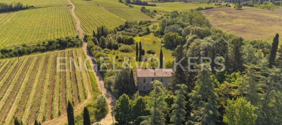 7 bedrooms House in Poggibonsi, Italy No. 295169 3