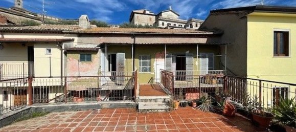 Дом с 6 комнатами в Ферентино, Италия № 20861 2