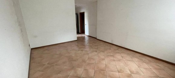 3 rooms Apartment in Villa Cortese, Italy No. 134110 8