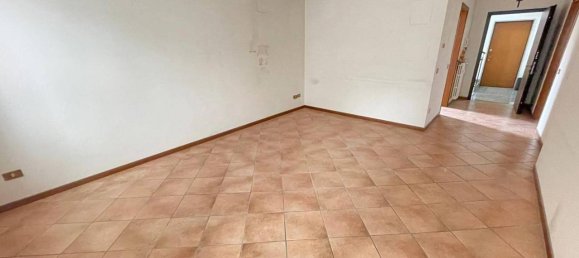 3 rooms Apartment in Villa Cortese, Italy No. 134110 7